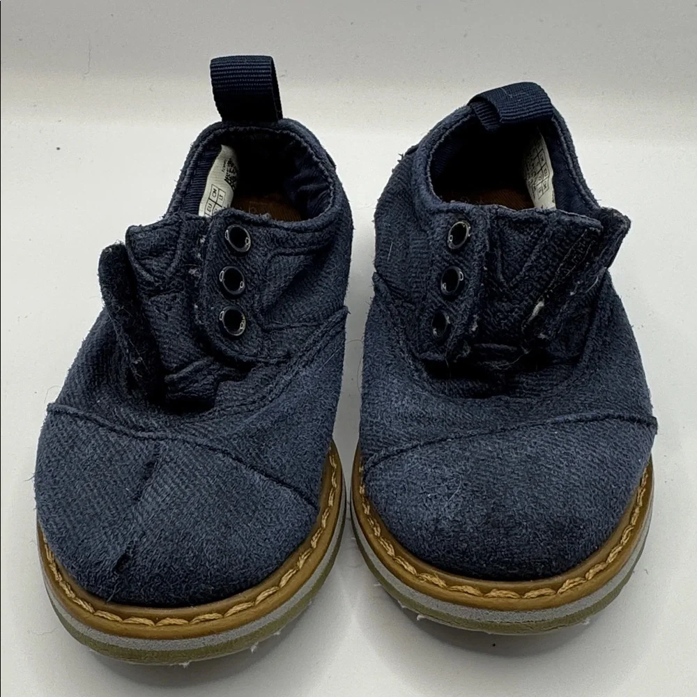 TOMS Tiny TOMS Navy Twill Brogue Sneakers Toddler Size 6 Slip-On Casual Shoes - Picture 6 of 13